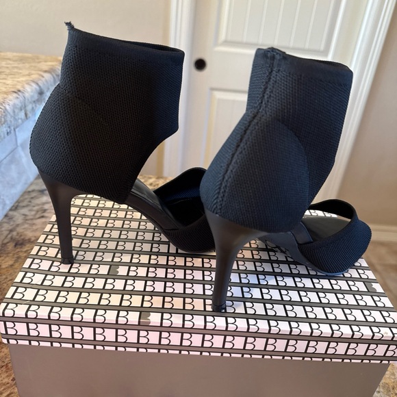 Newbella Peep Toe Stiletto Heel Mousse Fit Sandals - Sz 6.5 - Black - Picture 3 of 9